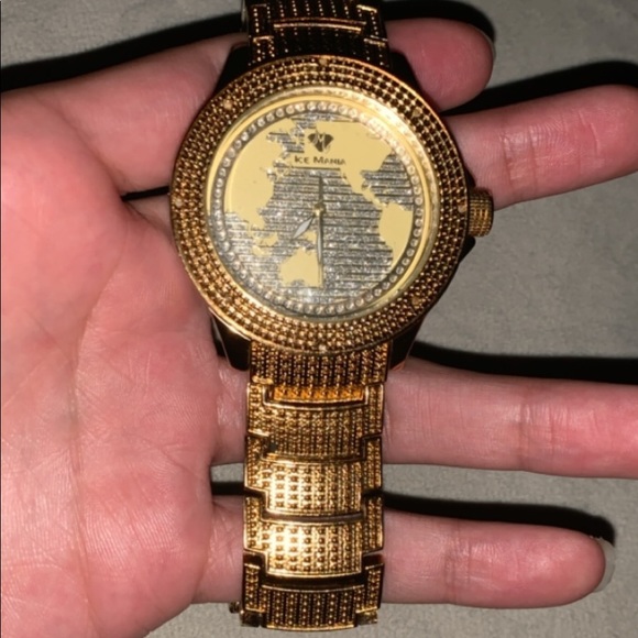 Gold watch (Ice Mania)